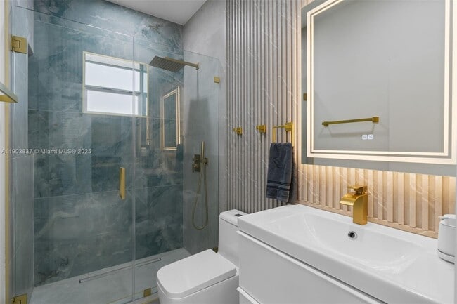 Building Photo - 4301 NW 4th St