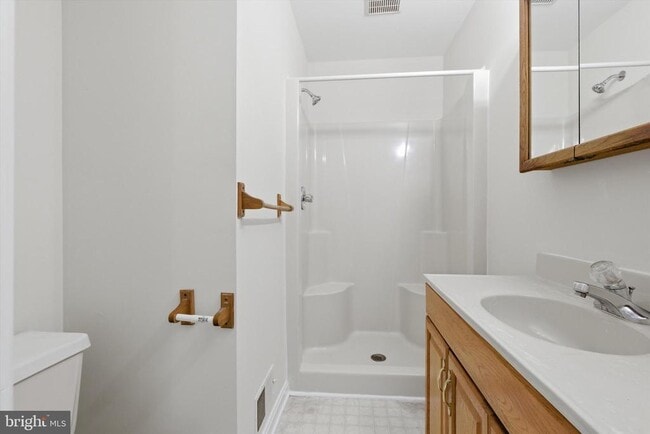 Building Photo - 9530 Hallhurst Rd