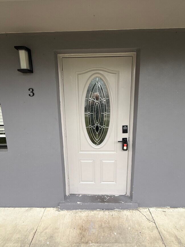 Building Photo - 2247 Taylor St