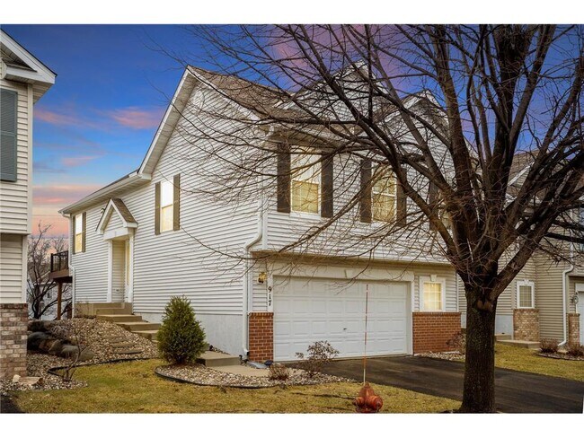 Building Photo - 917 Lindsey Ln