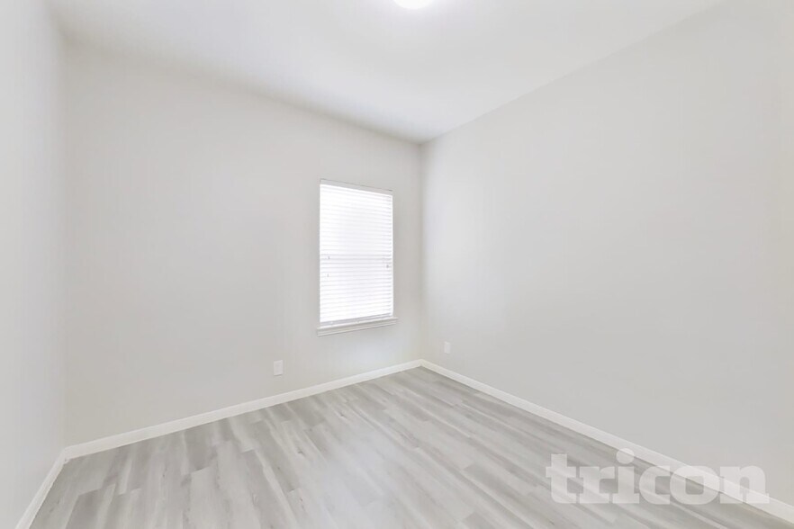 Building Photo - 6103 Coleus St