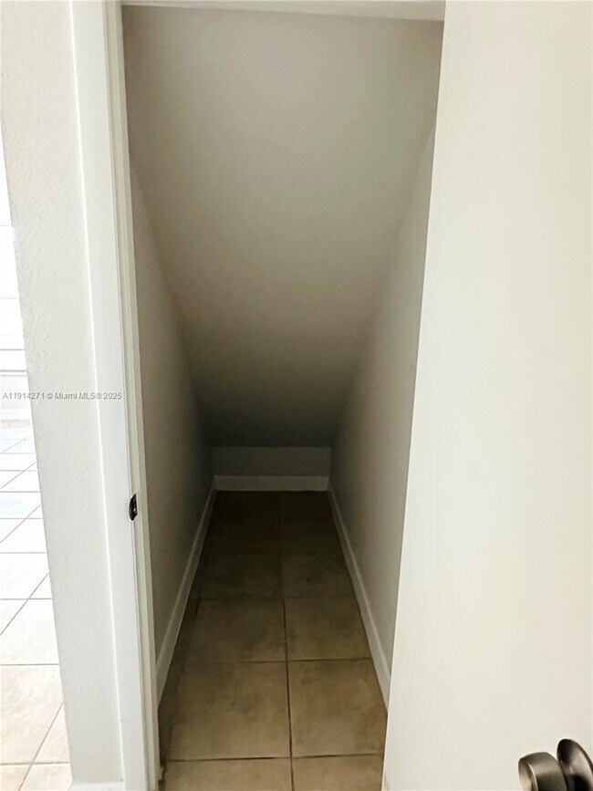 Building Photo - 859 NW 46th Ave