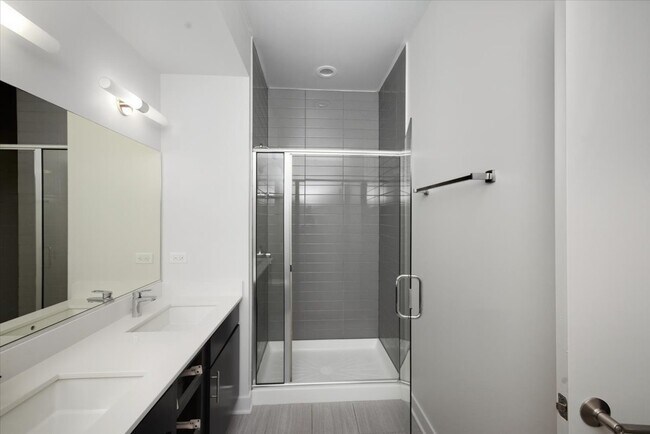 Building Photo - 500 N Northwest Hwy