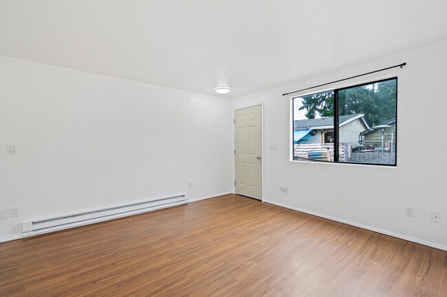 Building Photo - 503 Houser Way S