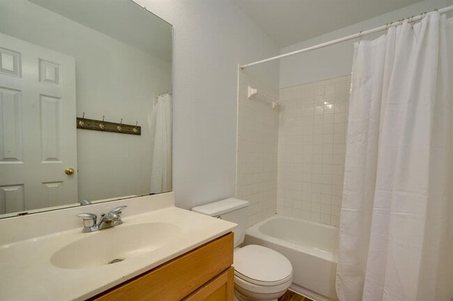 Building Photo - 1112 Sundrop Pl