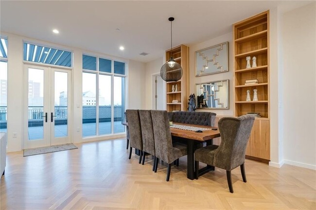 Building Photo - Fully Furnished-Posh Urban Penthouse in Mi...