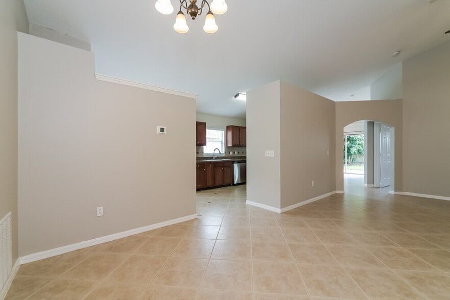 Building Photo - 10832 Rushwood Way