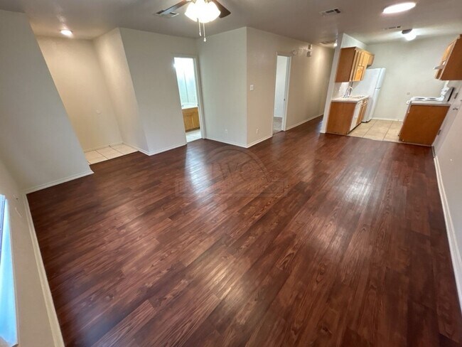 Building Photo - 912 McDaniel Cir