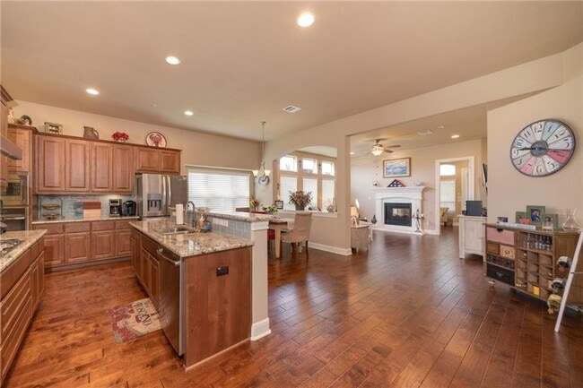 Building Photo - 4120 Vinalopo Dr