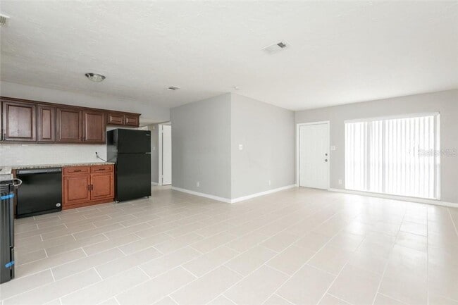 Building Photo - Call Today to Tour This Great 3-bedroom House Available for Rent in Beautiful St Petersburg!