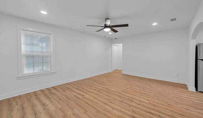Building Photo - Newly renovated 3-bedroom, 2-bath in Waco - Available NOW!
