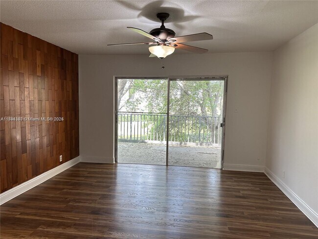 Building Photo - 8605 NW 35th Ct