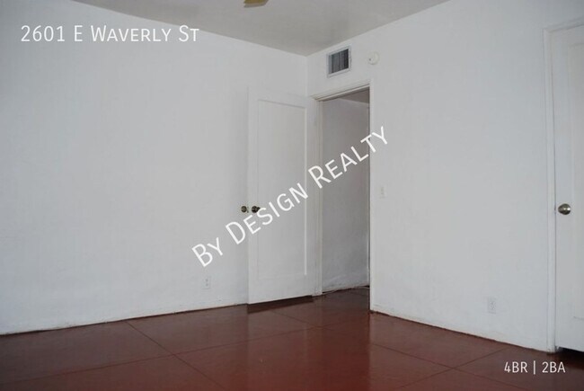 Building Photo - Blenman-Elm 4 Bed 2 Bath - Reserve NOW for March 2026 or Later