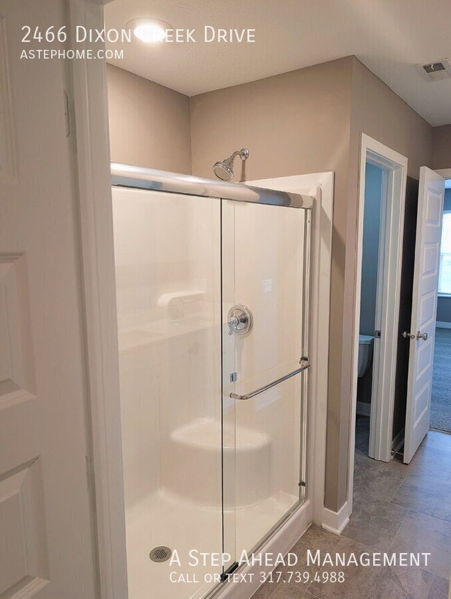 Building Photo - 2466 Dixon Crk Dr