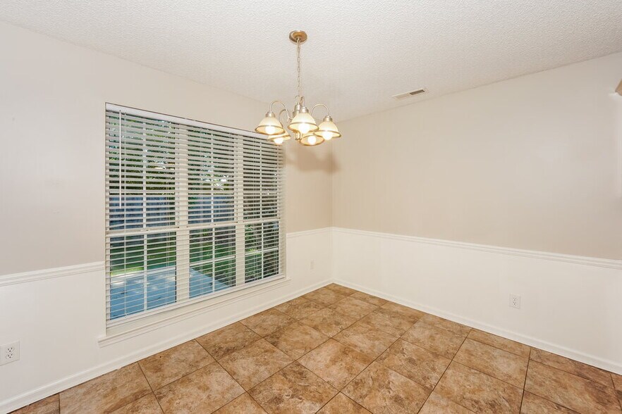 Building Photo - 8028 Rockhampton Cir