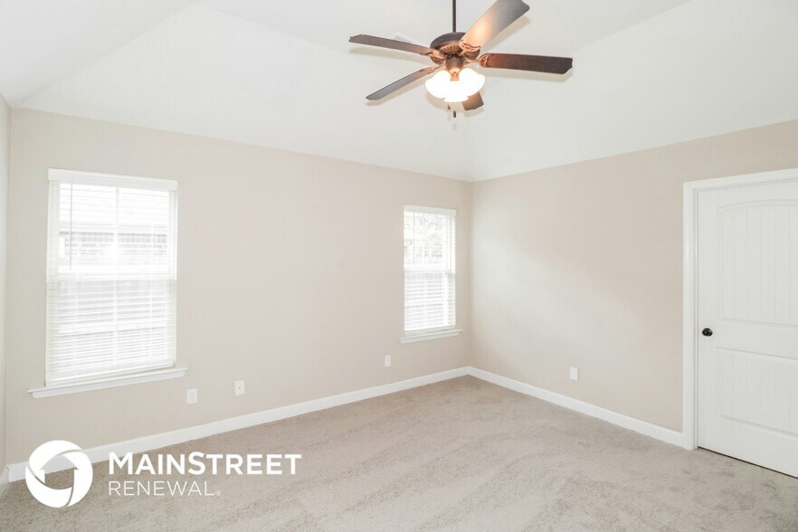 Building Photo - 1385 Switzer Dr