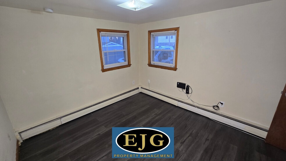 Building Photo - 18 Inglewood Ter