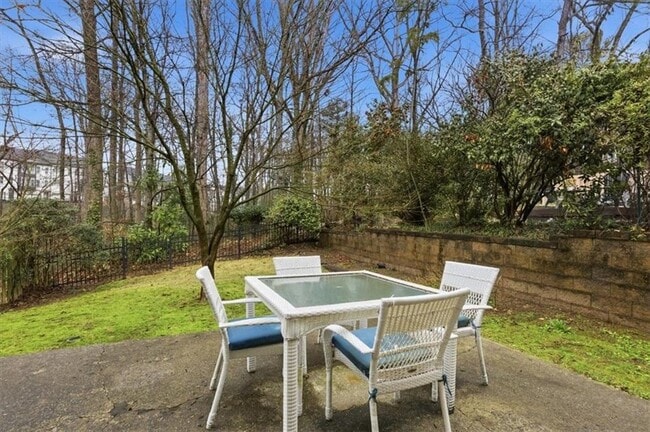 Building Photo - 2970 Woodruff Dr SE