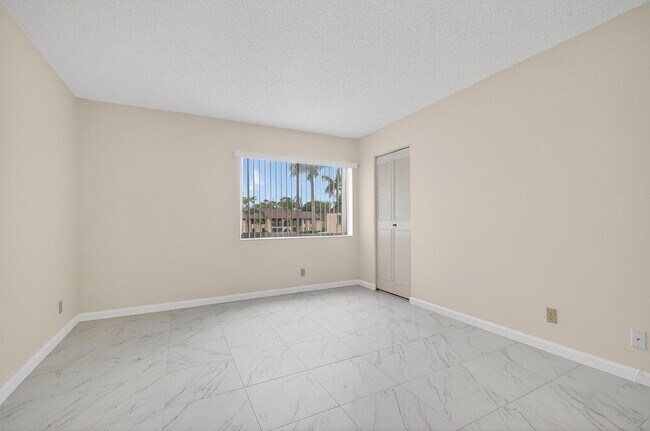 Building Photo - 416 Pine Glen Ln