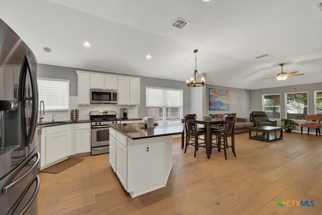 Building Photo - 481 Bayou Bend Dr