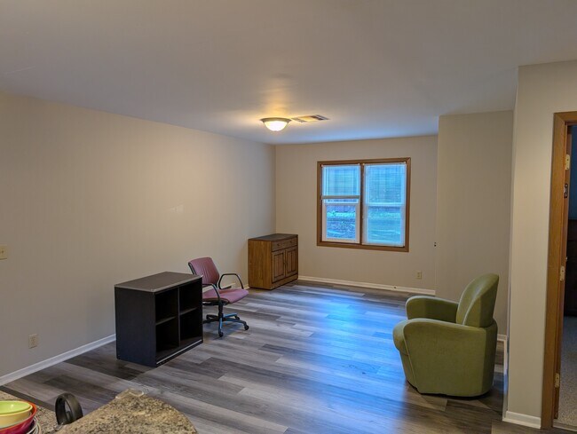 Furniture optional - 538 Woodridge Ct