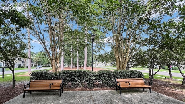 Building Photo - 4824 Willow Brook Ln