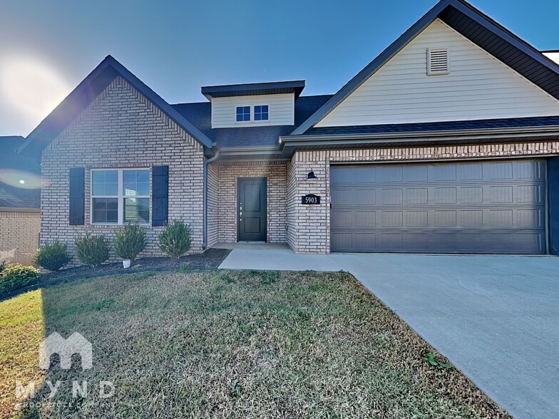Building Photo - 5903 SW Gentle Winds Ave