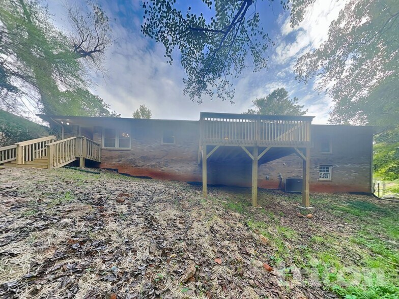 Building Photo - 5555 Richland Dr