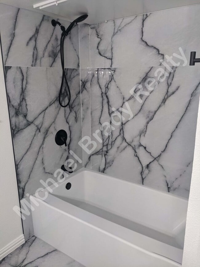 Building Photo - 3924 Scruggs Dr