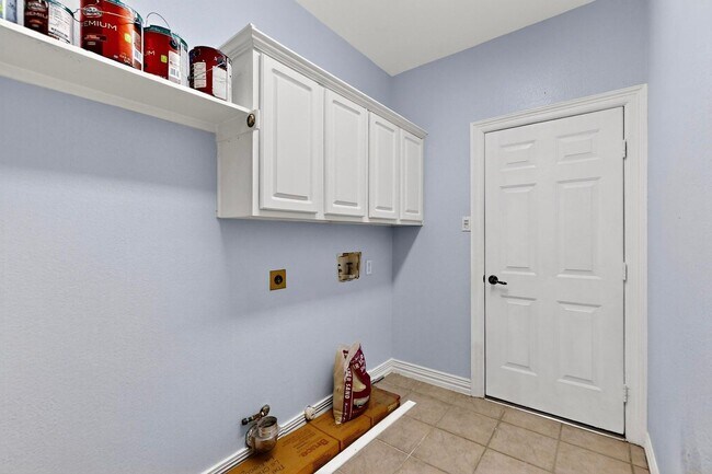Building Photo - Chandlers Landing 4-Bedroom Home with Office