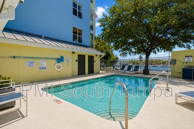 Building Photo - 1501 Doyle Carlton Dr
