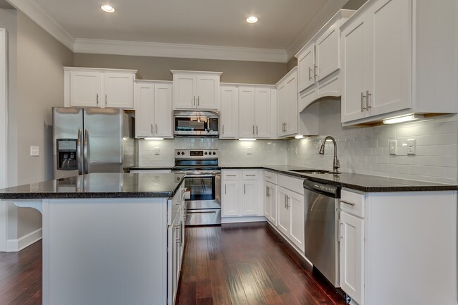 Plenty of cabinet space - 818 Columbiana Rd