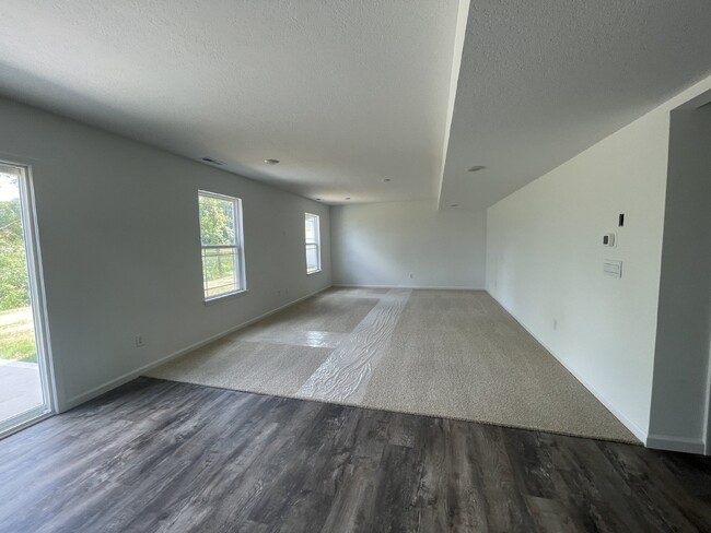 Building Photo - Home is currently for sale or rent.  If re...