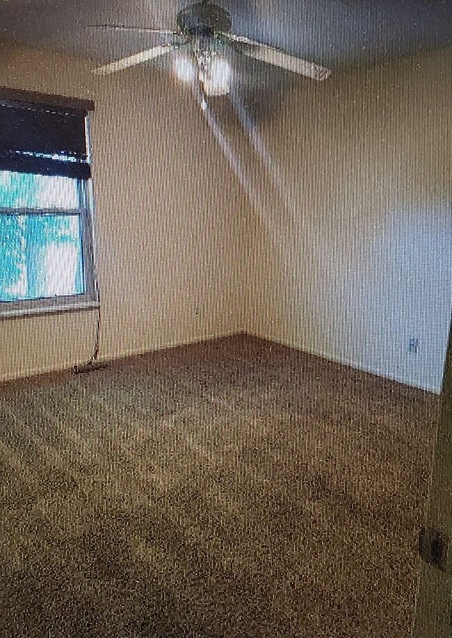 Building Photo - 2 BED WESTMOOR CONDO