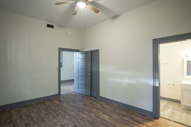 Building Photo - 508 3rd St