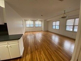 Primary Photo - 240 E 8th St