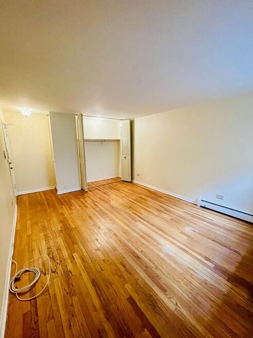 Building Photo - 535 W Briar Pl