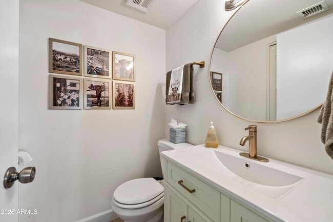 Building Photo - 8107 E Vista Dr