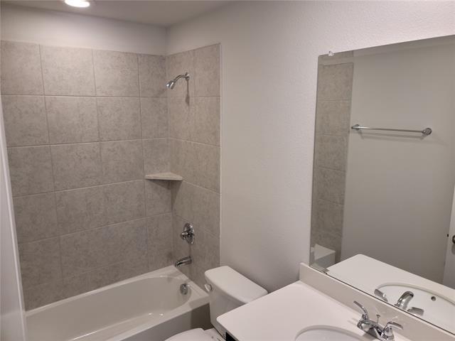 Building Photo - 6820 Meadow Crest Dr
