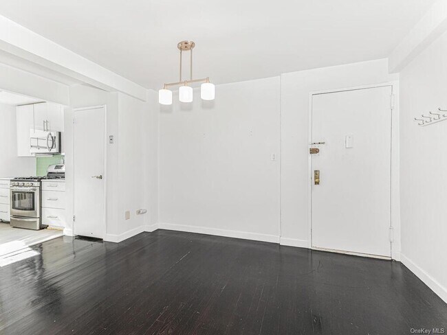 Building Photo - 3030 Johnson Ave