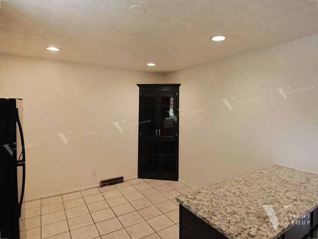Building Photo - Charming 3-Bedroom, 2-Bath Home for Rent i...