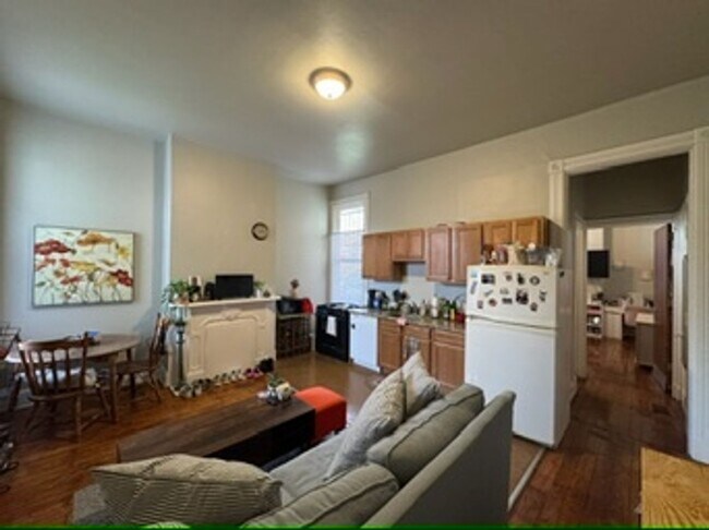 Building Photo - 26 Conklin St