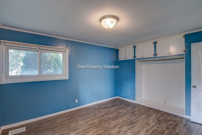Building Photo - 7611 Northcote Ave