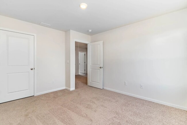 Building Photo - 304 Picnic Basket Pl