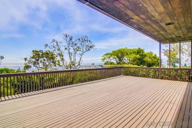Building Photo - 631 San Gorgonio St