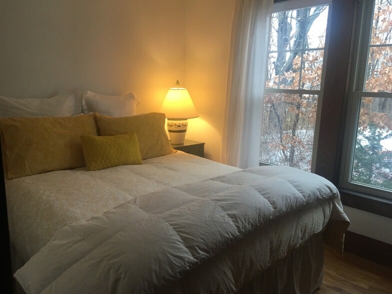 Second bedroom - 238 Fairview St