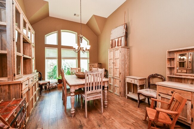 Building Photo - 23335 Robinson Pond Dr