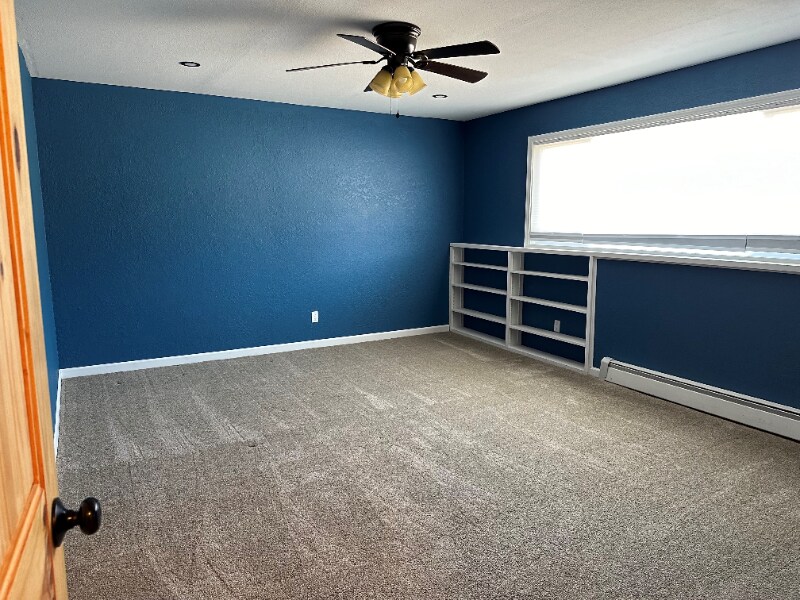 Building Photo - 17634 Meadow Creek Dr