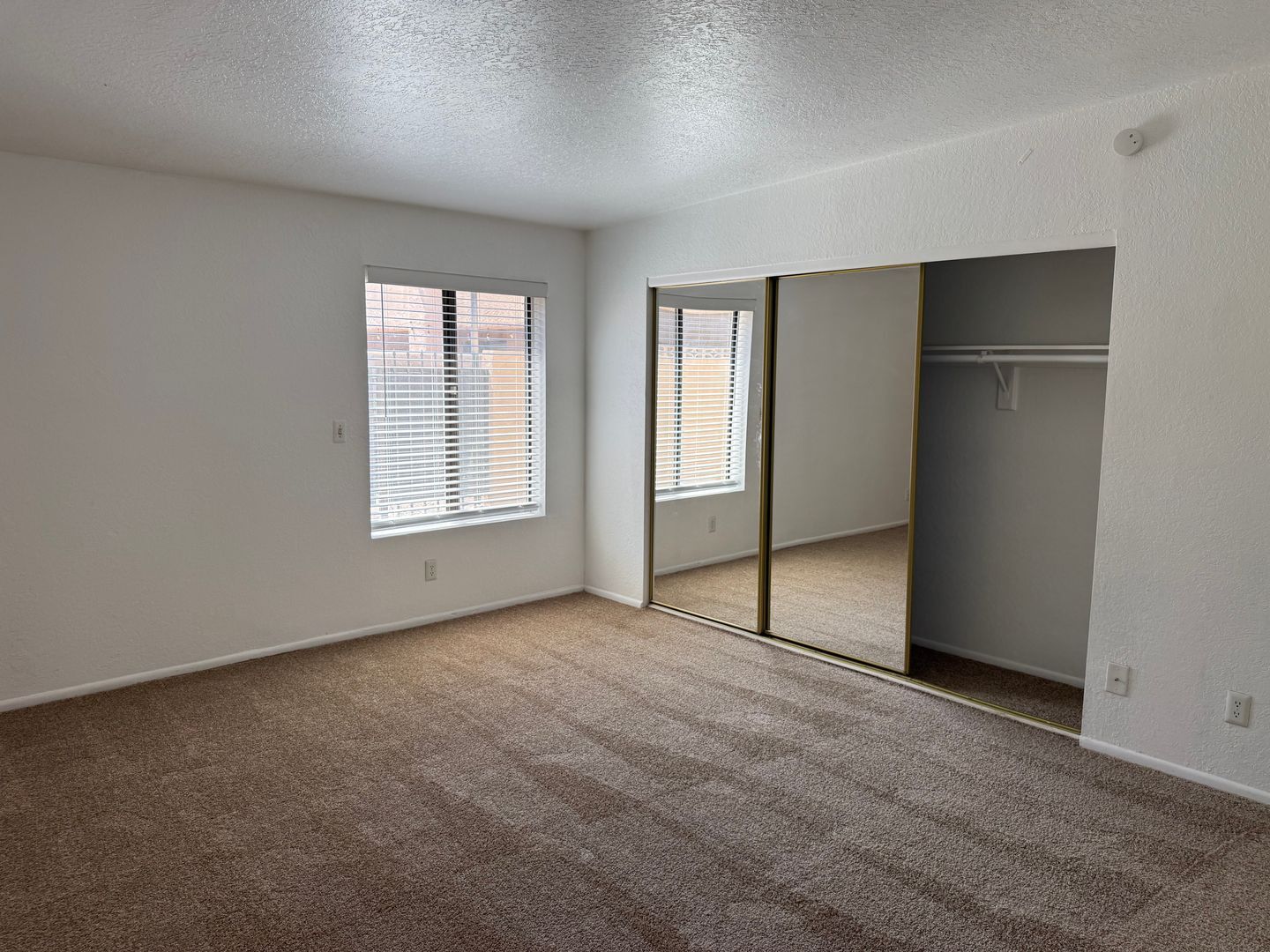 Building Photo - 639 N Richey Blvd