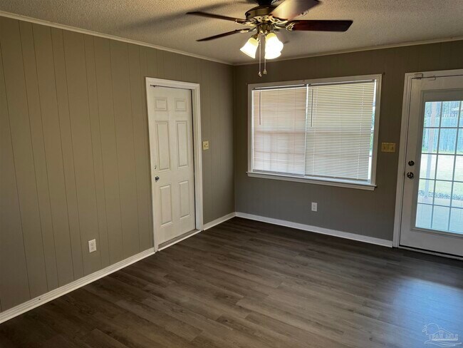 Building Photo - 5941 Leesway Blvd